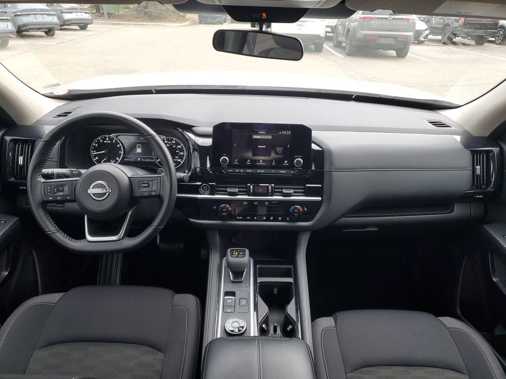 2024 Nissan Pathfinder SV