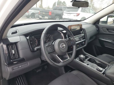 2023 Nissan Pathfinder SV