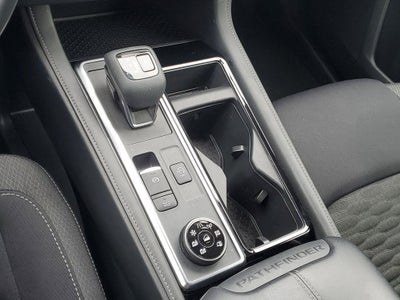 2023 Nissan Pathfinder SV