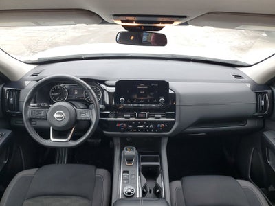 2023 Nissan Pathfinder SV