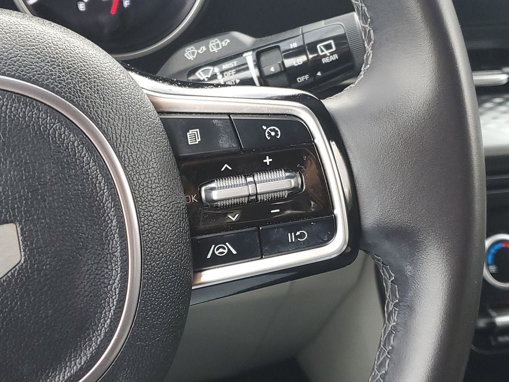 2024 Kia Carnival LX