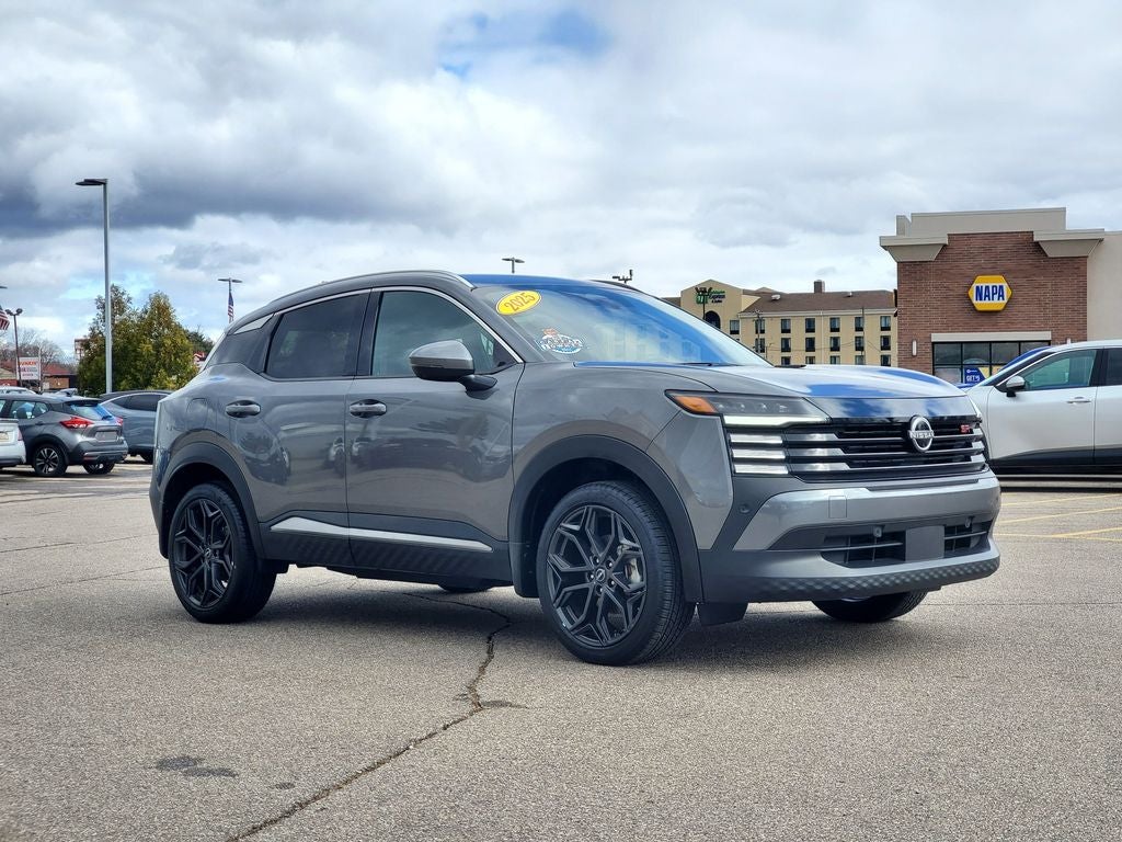 2025 Nissan Kicks SR