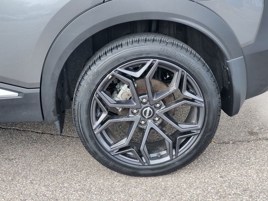 2025 Nissan Kicks SR