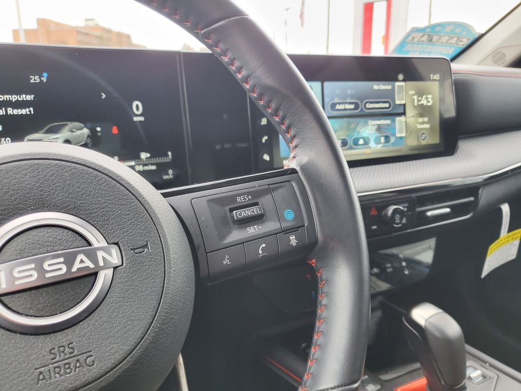 2025 Nissan Kicks SR