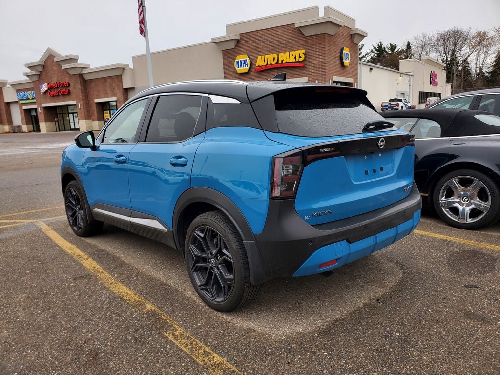 2025 Nissan Kicks SR