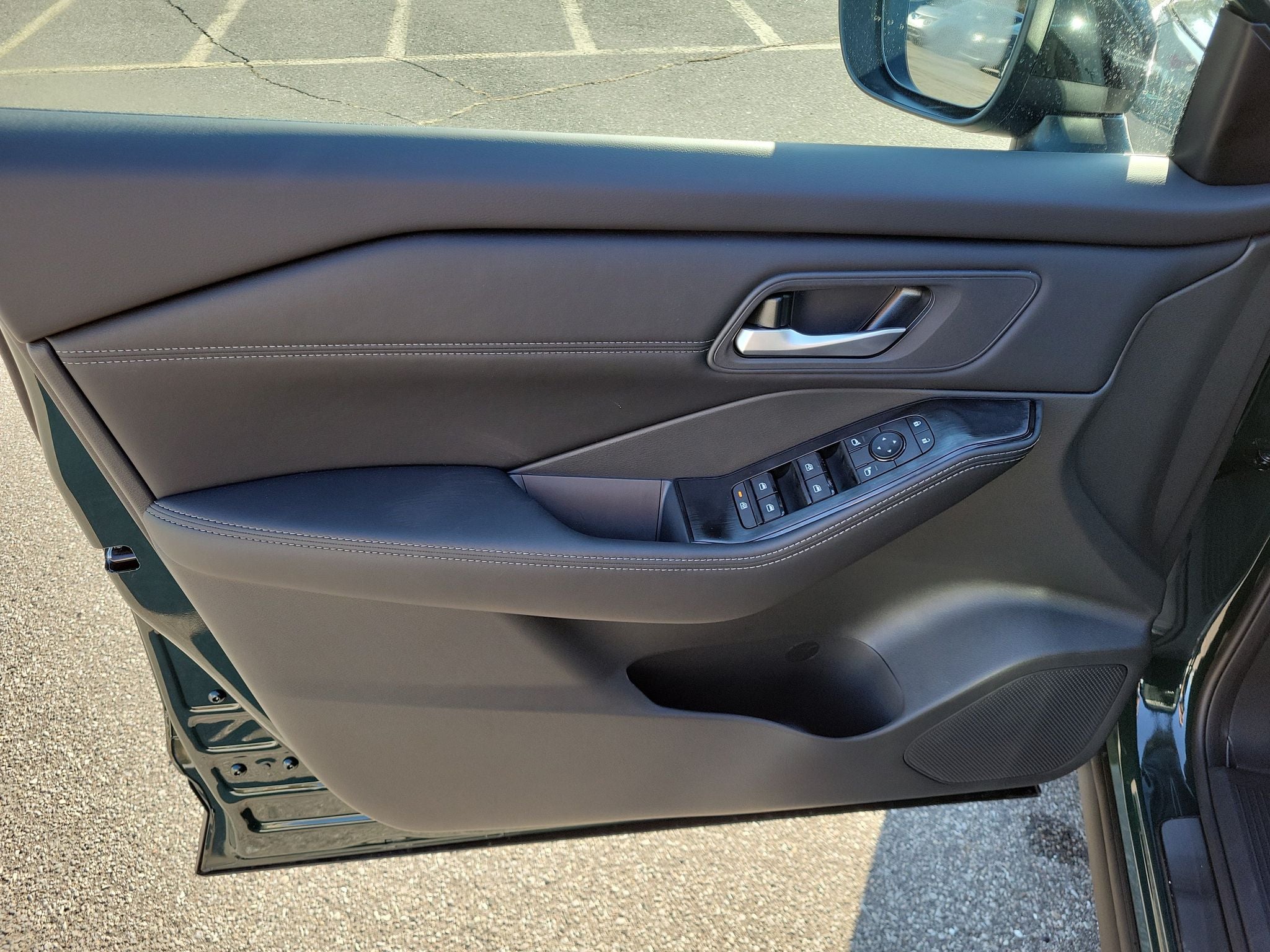 2027 Nissan Rogue Dark Armor