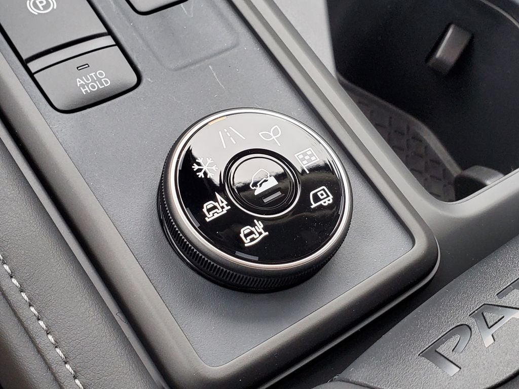 2025 Nissan Pathfinder S