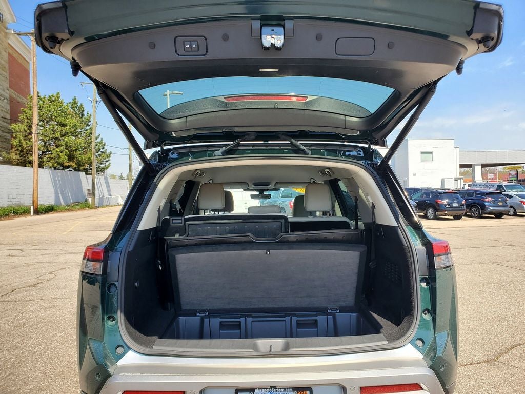 2023 Nissan Pathfinder SL