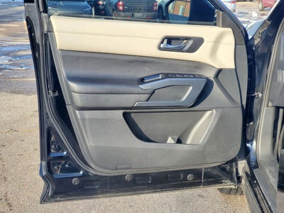 2023 Nissan Pathfinder SL