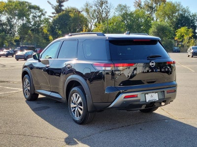 2026 Nissan Pathfinder SL