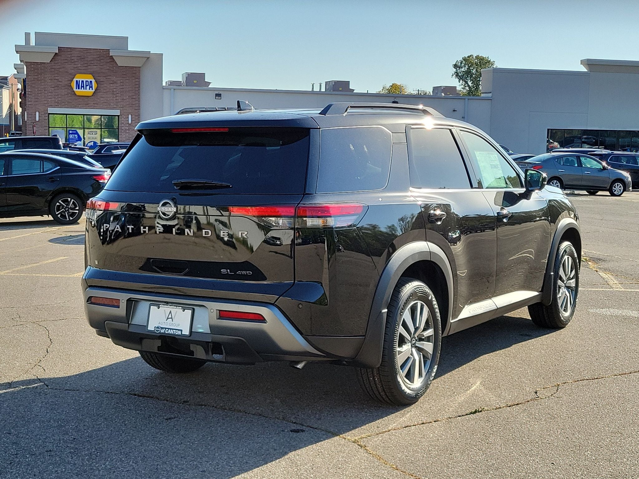 2026 Nissan Pathfinder SL