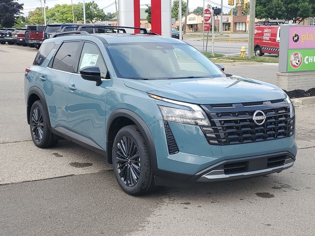 2026 Nissan Pathfinder SL