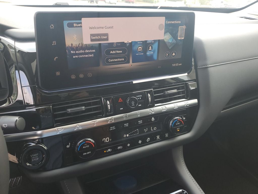 2026 Nissan Pathfinder SL