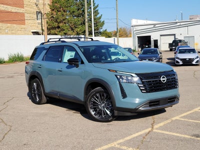 2026 Nissan Pathfinder SL