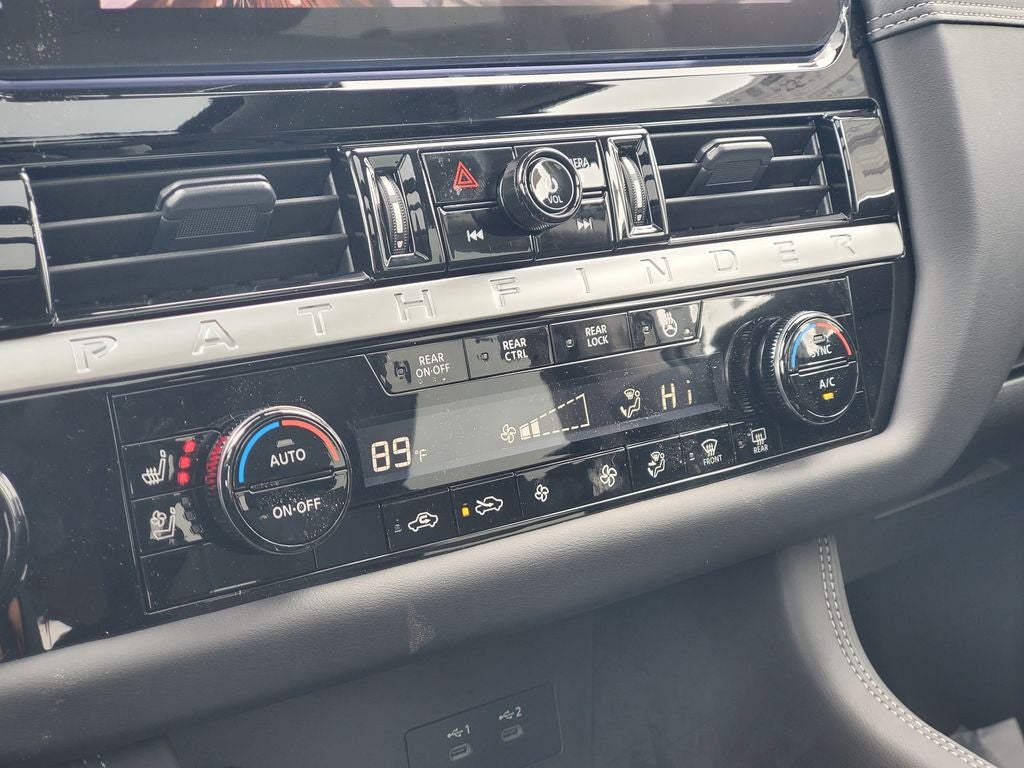 2026 Nissan Pathfinder Platinum