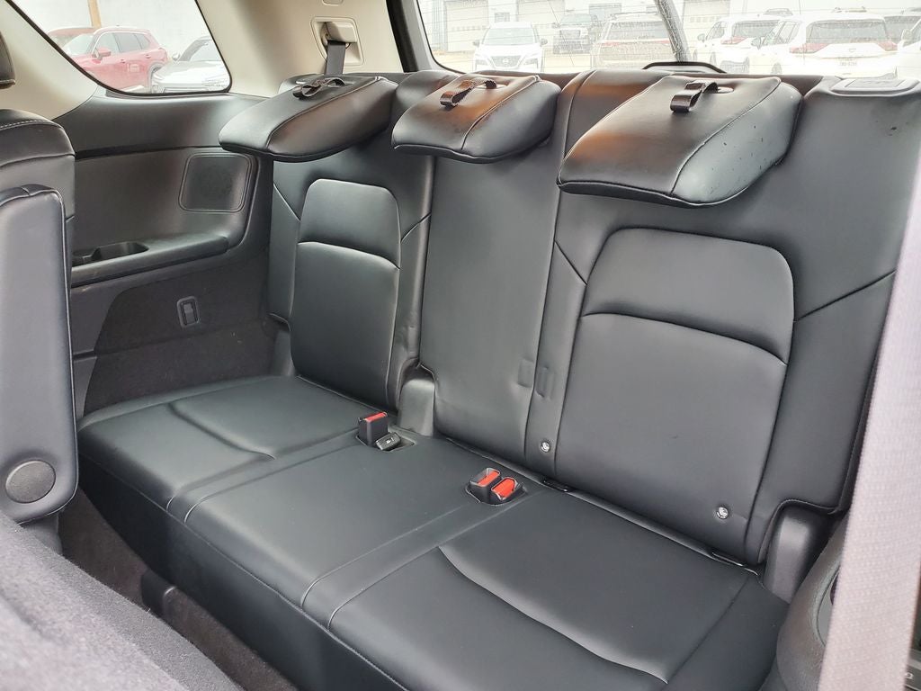 2023 Nissan Pathfinder Platinum w/ CAPTAINS CHAIRS