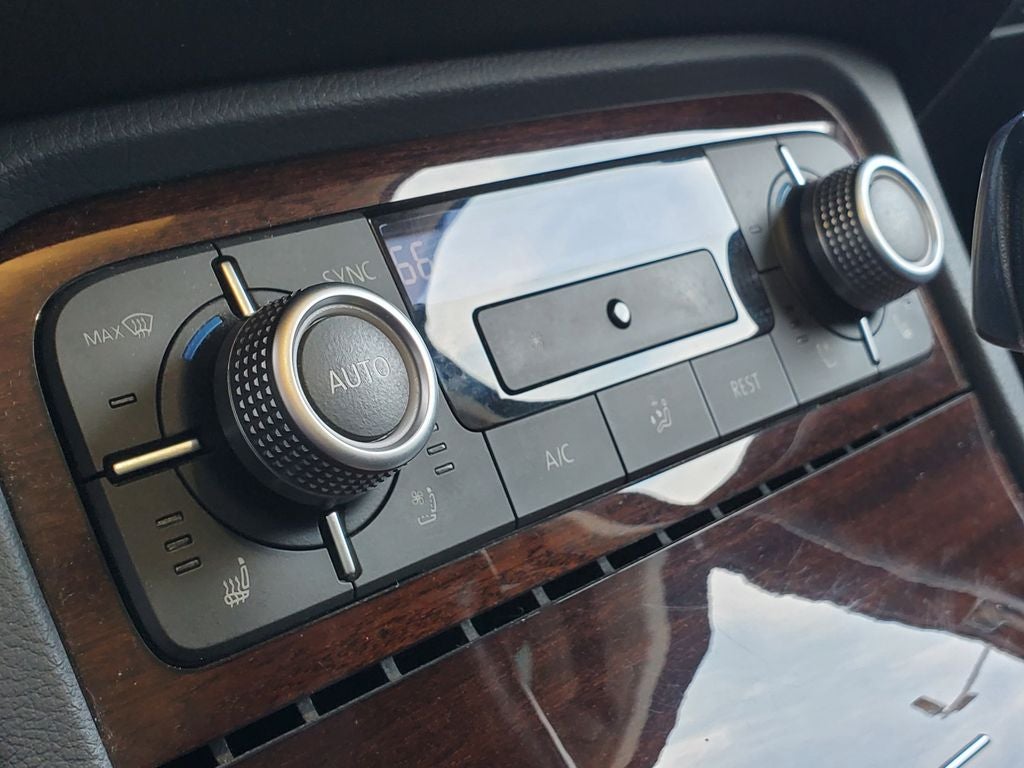 2016 Volkswagen Touareg Lux