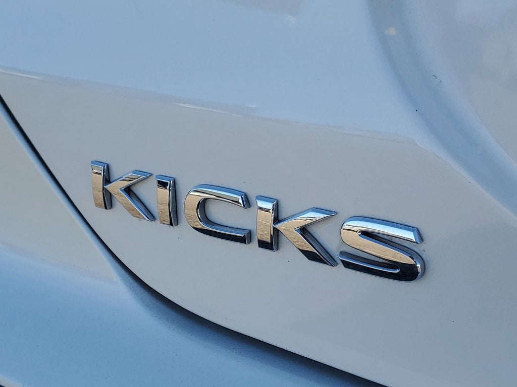 2022 Nissan Kicks SV
