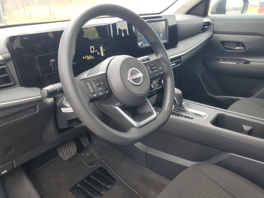 2025 Nissan Kicks S