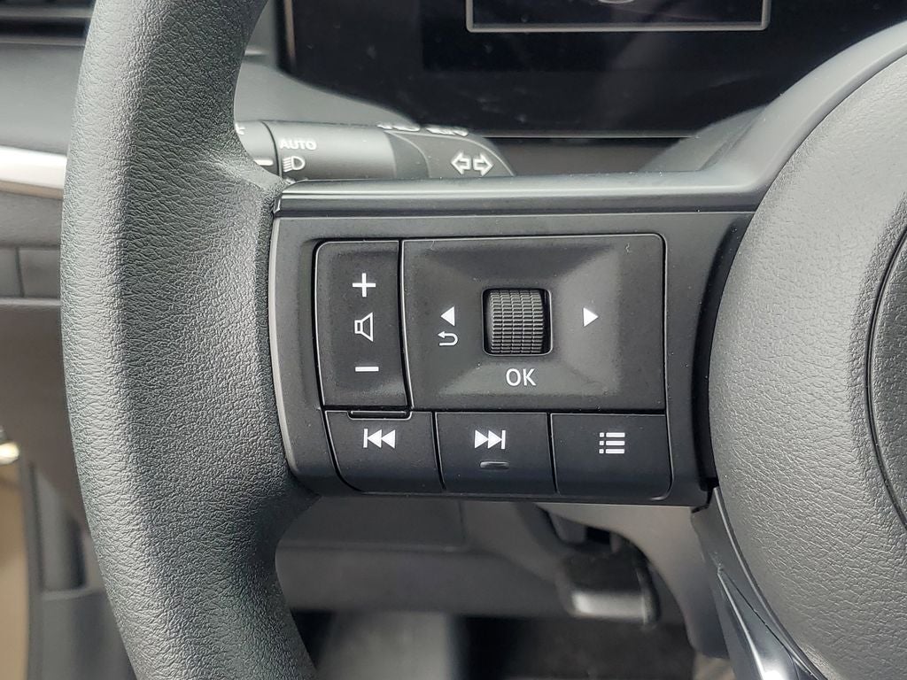 2025 Nissan Kicks S