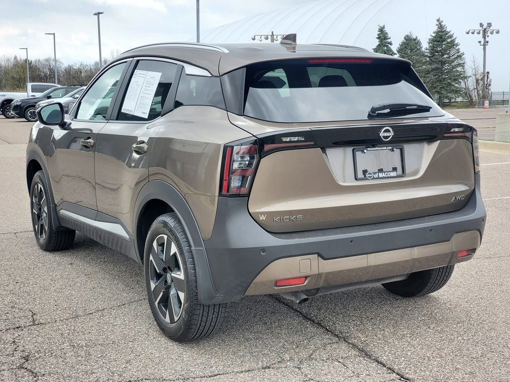 2025 Nissan Kicks SV
