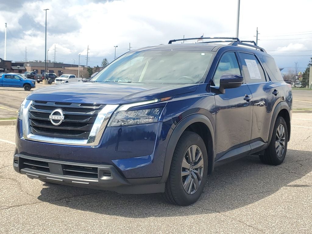 2024 Nissan Pathfinder SV