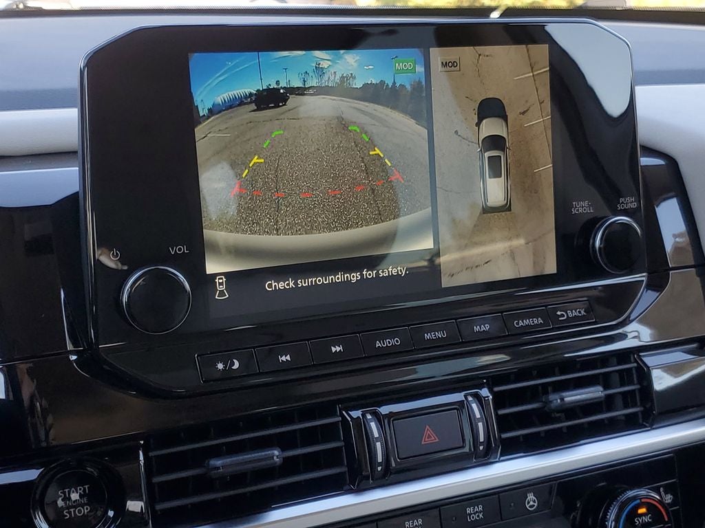 2025 Nissan Pathfinder SL