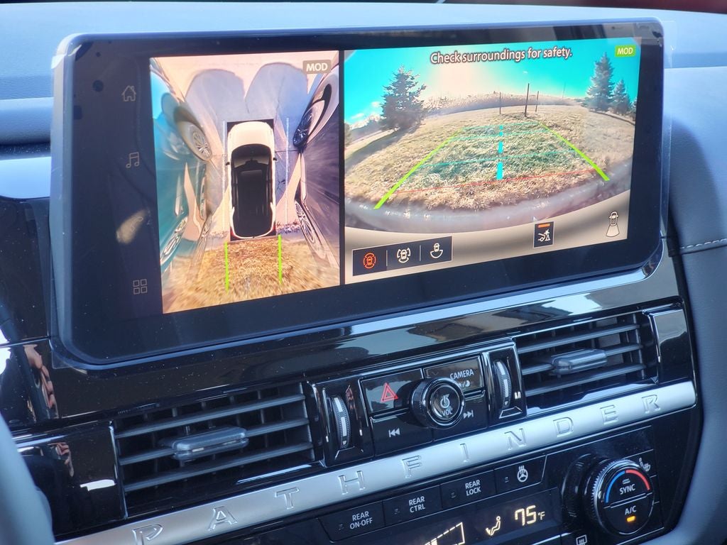 2026 Nissan Pathfinder SL