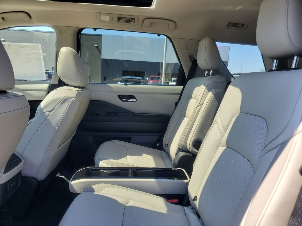 2026 Nissan Pathfinder SL