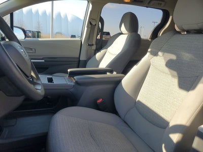 2023 Toyota Sienna LE