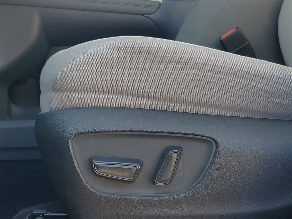 2023 Toyota Sienna LE