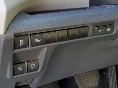 2023 Toyota Sienna LE