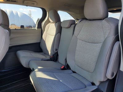 2023 Toyota Sienna LE