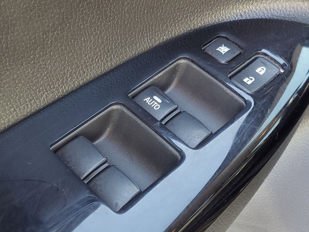 2024 Mitsubishi Eclipse Cross LE