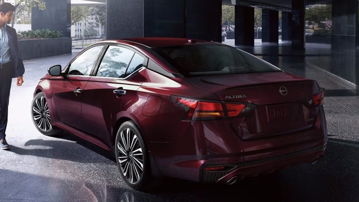 Nissan of Canton in Canton MI Nissan Altima rear view